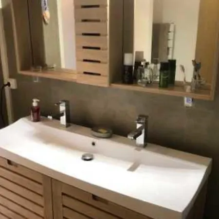 90m With Large Terrace Near The Apartment *
